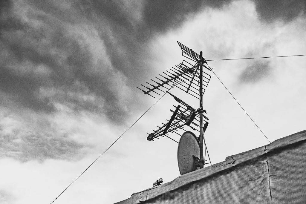 Risintonizzazione digitale terrestre: ecco perché nella zona di Milano sono sparite le TV locali